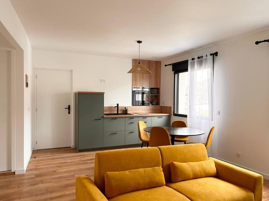 Home 724 Saint-Leger-du-Bourg-Denis Exterior foto